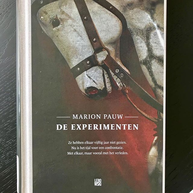 Boek uit. Indrukwekkend verhaal. Mooi #lezenisleuk #lezen @marionpauw #deexperimenten Boek uit. Indrukwekkend verhaal. Mooi #lezenisleuk #lezen @marionpauw #deexperimenten