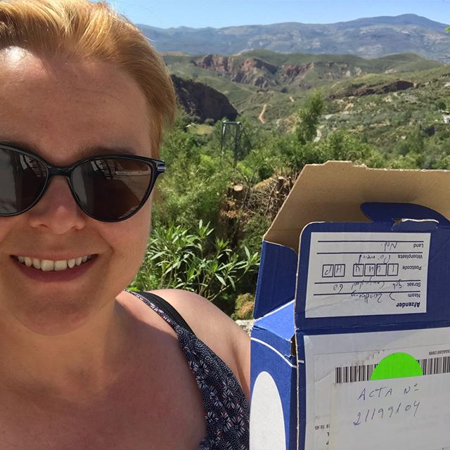 OMG wat zat ik in de rats de afgelopen week. Ik was in mijn inpakstress de helft van mijn antidepressiva vergeten 😱. Durf ik eindelijk met vakantie... 😬. Met dank aan psychiater, zwager, tnt en de Spaanse post 🙏🙏🙏 Pffffffff. Nu eindelijk ontspannen 😎 #vakantie #evenhelemaalweg #verdwaald #afhankelijk #lekkerjoh #opeenberg #andalusie OMG wat zat ik in de rats de afgelopen week. Ik was in mijn inpakstress de helft van mijn antidepressiva vergeten 😱. Durf ik eindelijk met vakantie... 😬. Met dank aan psychiater, zwager, tnt en de Spaanse post 🙏🙏🙏 Pffffffff. Nu eindelijk ontspannen 😎 #vakantie #evenhelemaalweg #verdwaald #afhankelijk #lekkerjoh #opeenberg #andalusie