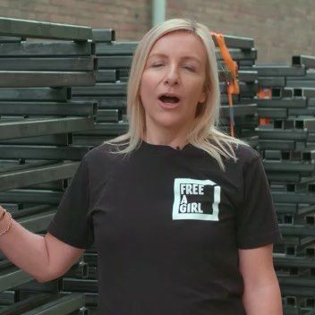 Alle hokjes van de Lock Me Up actie van @freeagirl zijn in rook opgegaan... Jouw steun is nu keihard nodig! 💞 Alle hokjes van de Lock Me Up actie van @freeagirl zijn in rook opgegaan... Jouw steun is nu keihard nodig! 💞