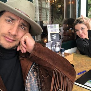 He ho hoi.
Het is maandag. Start van weer een week.
Hier poseer ik even met @laurenversterr . Dit was vlak voor de finale van #thebigescape. Zie je het verschil tussen hoe ik kijk en hoe Lauren kijkt?
Don’t be like me, be like Lauren en ga deze week opgewekt in!
Fijne week iedereen ❤️ #happyhappyjoyjoy He ho hoi.
Het is maandag. Start van weer een week.
Hier poseer ik even met @laurenversterr . Dit was vlak voor de finale van #thebigescape. Zie je het verschil tussen hoe ik kijk en hoe Lauren kijkt?
Don’t be like me, be like Lauren en ga deze week opgewekt in!
Fijne week iedereen ❤️ #happyhappyjoyjoy